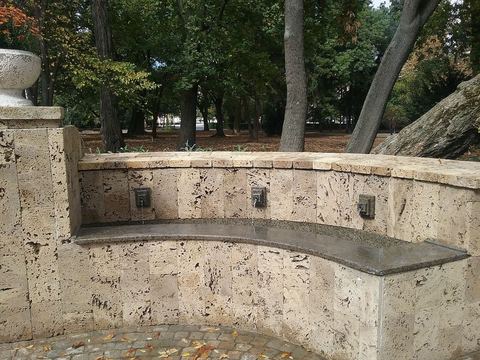 стени, чешми, облицовки
