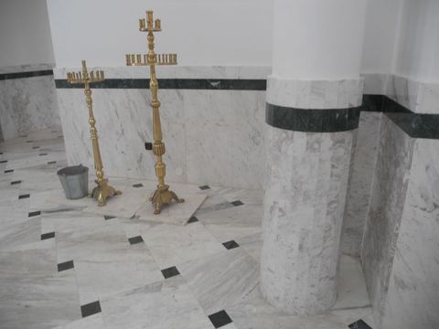Църкви