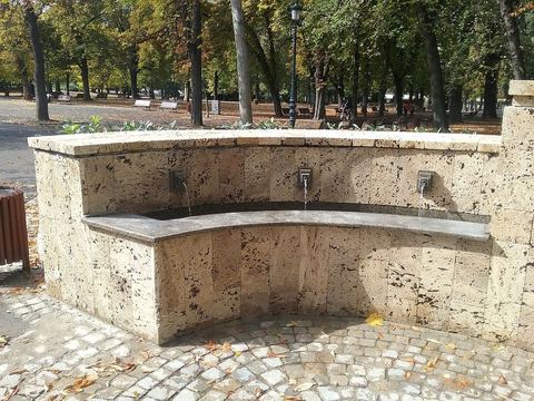 стени, чешми, облицовки